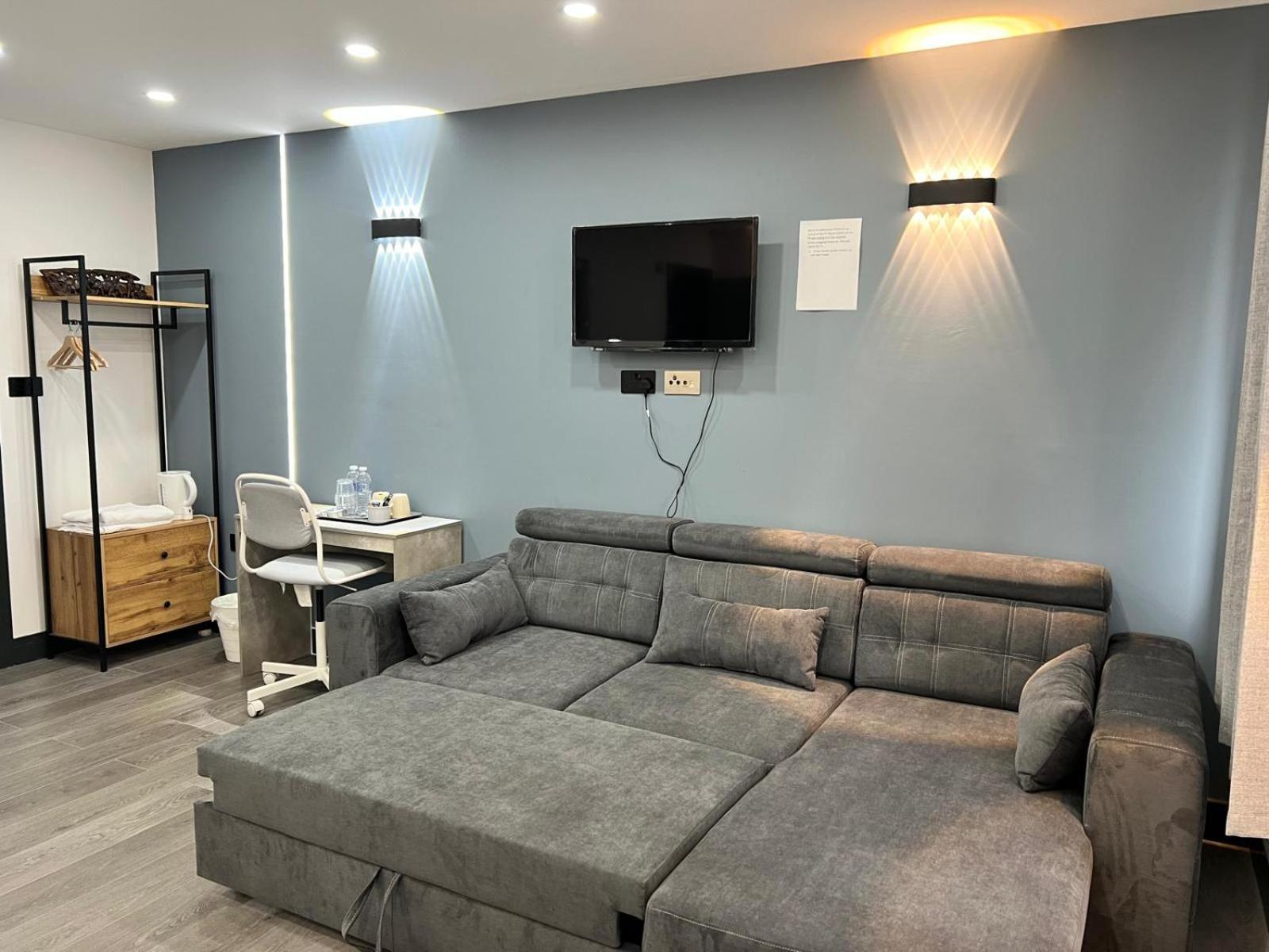 Gasthof Thandi House Heathrow Airport *